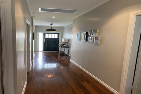 Photo of property in 102 Namata Road, One Tree Hill, Auckland, 1061