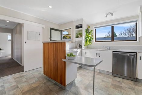 Photo of property in 35 Tennyson Drive, Owhata, Rotorua, 3010