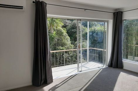 Photo of property in 37 West Lynn Road, Titirangi, Auckland, 0604