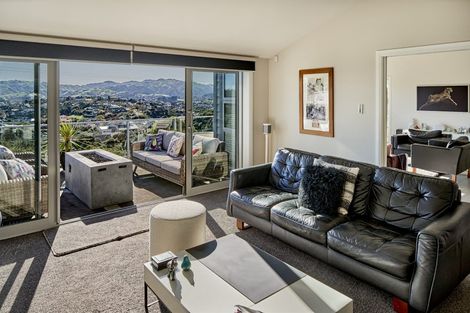 Photo of property in 10 Madeira Close, Whitby, Porirua, 5024