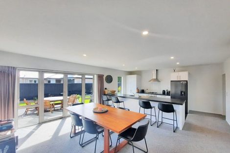 Photo of property in 8 Fredrica Lane, Heathcote Valley, Christchurch, 8022