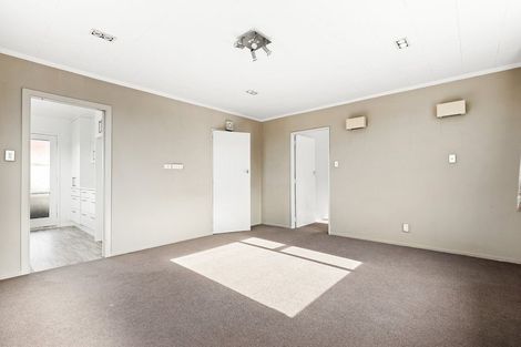 Photo of property in 1/5 Division Street, Riccarton, Christchurch, 8041