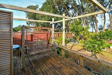 Photo of property in 14 Seaward Place, Wattle Downs, Auckland, 2103