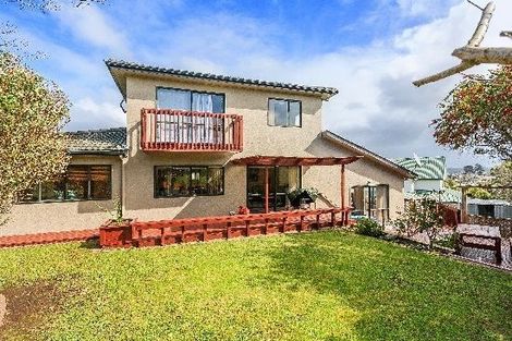 Photo of property in 8 Northcross Drive, Oteha, Auckland, 0632