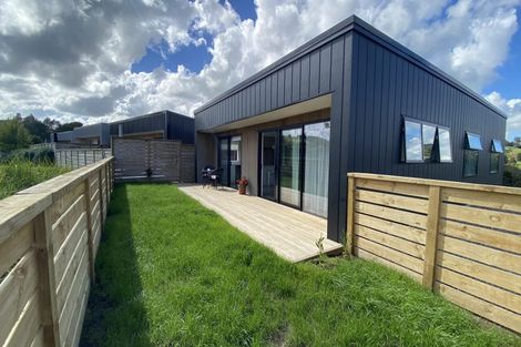 Photo of property in 1 Cherry Tree Lane, Glenbervie, 0173