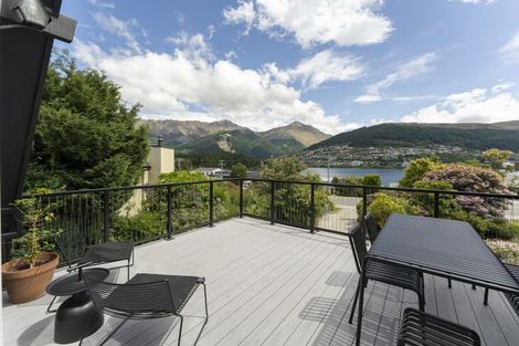 Photo of property in 696 Peninsula Road, Kelvin Heights, Queenstown, 9300