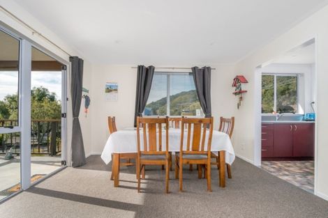 Photo of property in 289 Waikawa Road, Waikawa, Picton, 7220