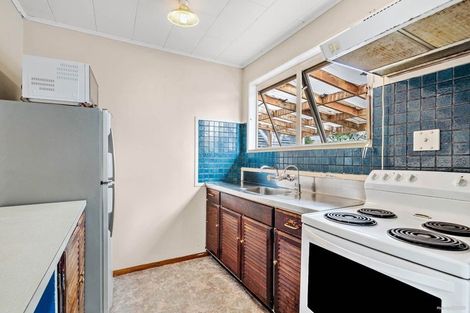 Photo of property in 24 Mawney Road, Henderson, Auckland, 0610