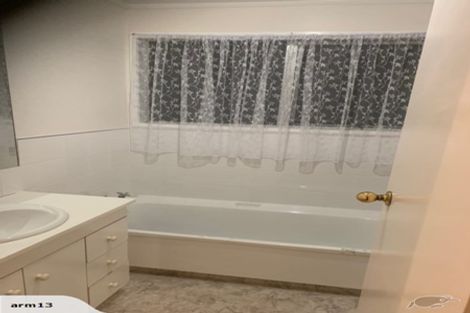 Photo of property in 1/34 Darren Crescent, Half Moon Bay, Auckland, 2012