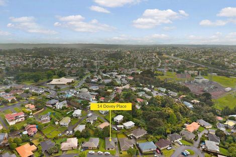 Photo of property in 14 Dovey Place, Massey, Auckland, 0614
