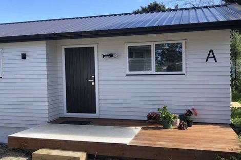 Photo of property in 10 Thornlow Street, Glendene, Auckland, 0602
