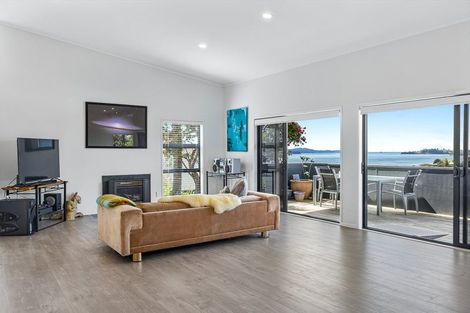 Photo of property in 25 Brampton Road, Snells Beach, 0920