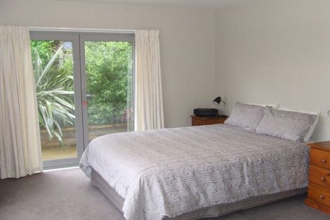 Photo of property in 24 Kellsmere Crescent, Island Bay, Wellington, 6023