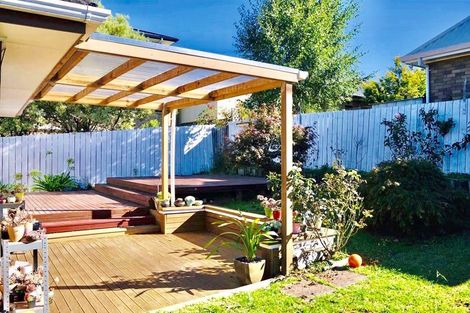 Photo of property in 3/5 Newington Road, Henderson, Auckland, 0612