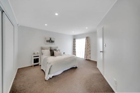 Photo of property in 60 De Quincey Terrace, Highland Park, Auckland, 2010