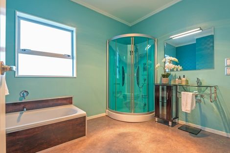 Photo of property in 53-55 Oram Drive, Turitea, Palmerston North, 4472