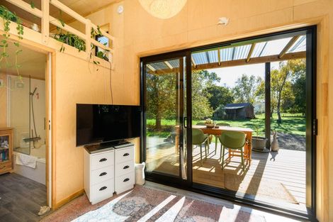 Photo of property in 914 Napier Road, Whakarongo, Palmerston North, 4470