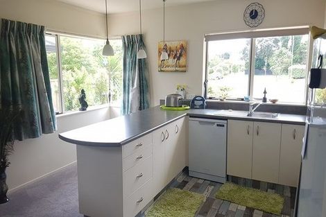 Photo of property in 27 Villa Grove, Paraparaumu, 5032