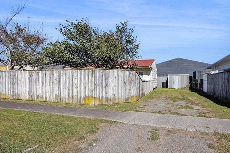 Photo of property in 4 Tannahill Street, Hawera, 4610