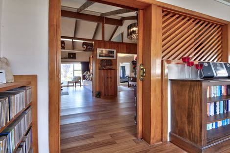 Photo of property in 60 Lynn Road, Bayview, Auckland, 0629