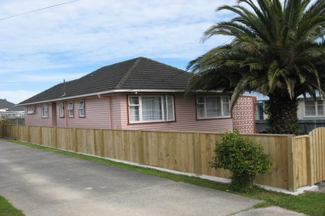 Photo of property in 5 Dunn Street, Wainuiomata, Lower Hutt, 5014