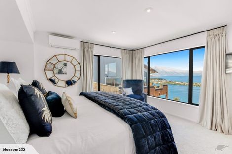 Photo of property in 5a Bolton Lane, Queenstown, 9300