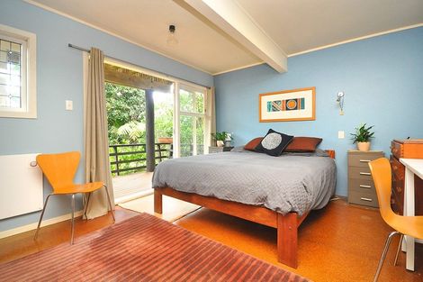 Photo of property in 42 Kauri Road, Laingholm, Auckland, 0604