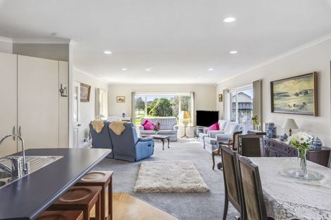 Photo of property in 84 Regent Drive, Paraparaumu Beach, Paraparaumu, 5032