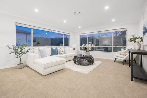 Photo of property in 8 Kina Place, Long Bay, Auckland, 0630