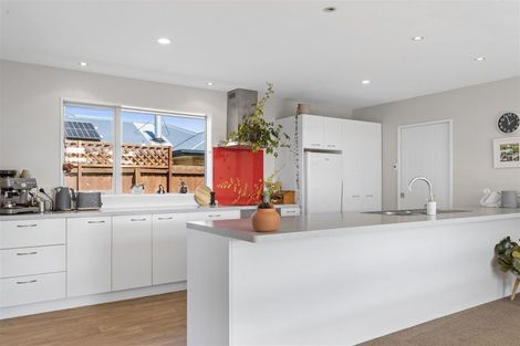 Photo of property in 2 Stonebridge Lane, Oxford, 7430