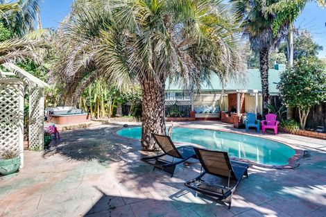 Photo of property in 27 Lowther Place, Taradale, Napier, 4112