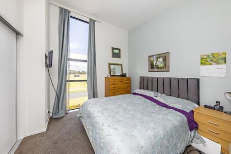 Photo of property in 11 Walsh Road, Papakura, 2110
