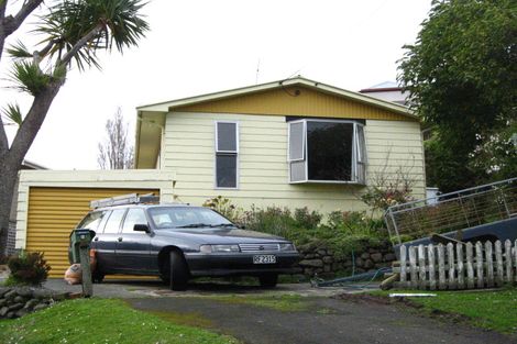 Photo of property in 2 Kellas Street, Macandrew Bay, Dunedin, 9014