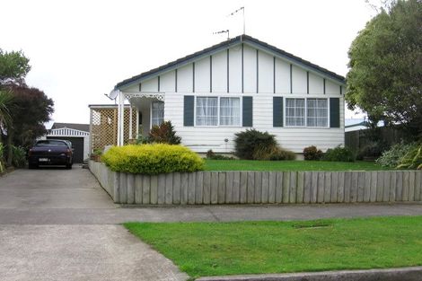 Photo of property in 88 Hillcrest Drive, Kelvin Grove, Palmerston North, 4414