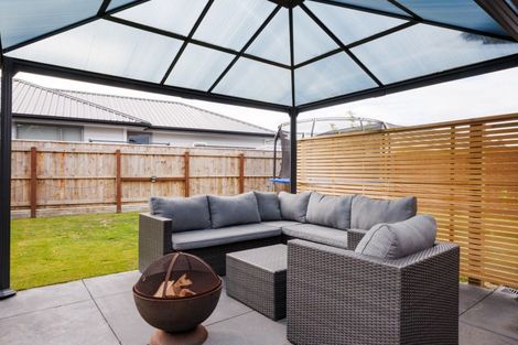 Photo of property in 17 Daniel Place, Kelvin Grove, Palmerston North, 4414