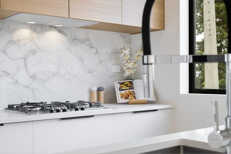 Photo of property in 16 Exmouth Road, Northcote, Auckland, 0627