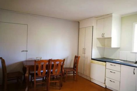 Photo of property in 16 Larnoch Road, Henderson, Auckland, 0610