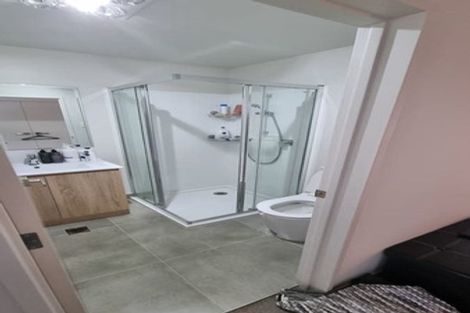 Photo of property in 35 Morihana Close, Glen Eden, 0602