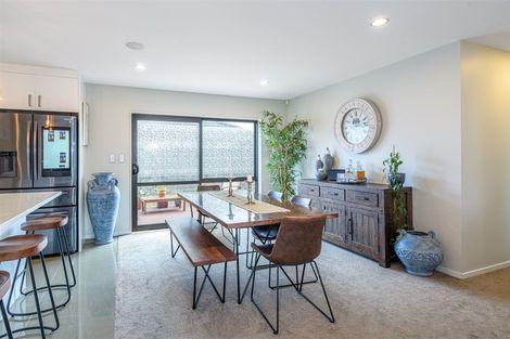 Photo of property in 7 Kahika Grove, Huapai, Kumeu, 0810
