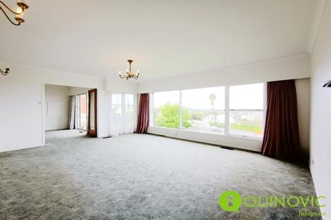 Photo of property in 520 Glenfield Road, Glenfield, Auckland, 0629