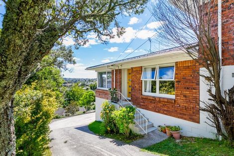 Photo of property in 2/23 Seaview Road, Glenfield, Auckland, 0629