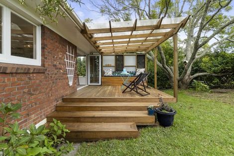 Photo of property in 1/11 Roberts Avenue, Bayswater, Auckland, 0622