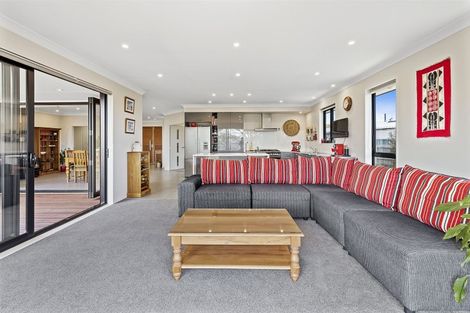 Photo of property in 8 Semaphore Lane, Whitby, Porirua, 5024