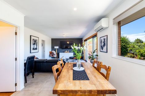 Photo of property in 1/2 Intrepid Place, Torbay, Auckland, 0630