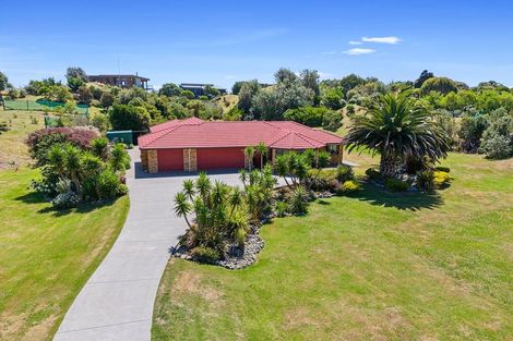 Photo of property in 47 Rutherford Drive, Waikanae Beach, Waikanae, 5036