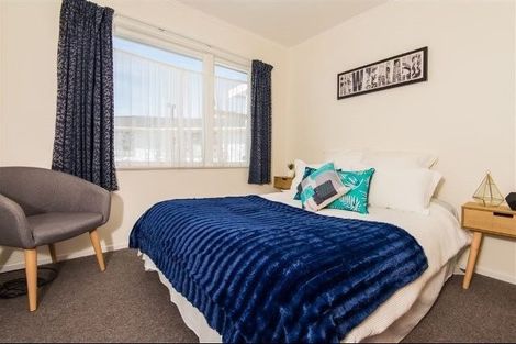 Photo of property in 21 Quigley Street, Newlands, Wellington, 6037