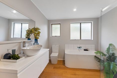 Photo of property in 137 Winara Avenue, Waikanae, 5036