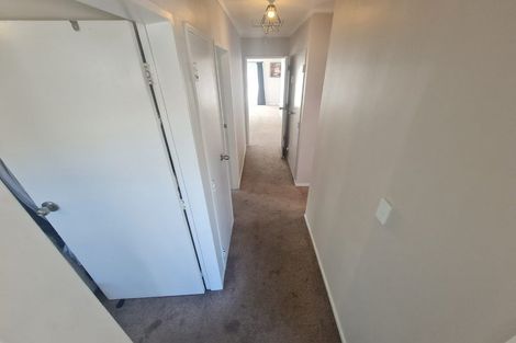 Photo of property in 4 Delaware Grove, Totara Park, Upper Hutt, 5018