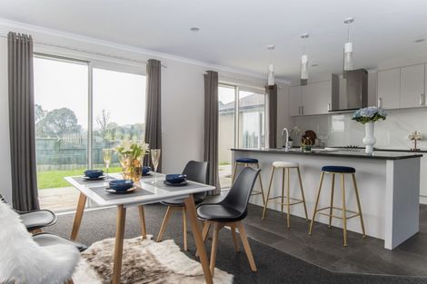 Photo of property in 14 Hehan Close, Cambridge, 3434