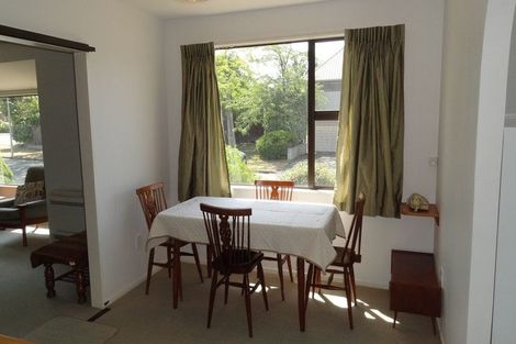 Photo of property in 4 Gatonby Place, Avonhead, Christchurch, 8042